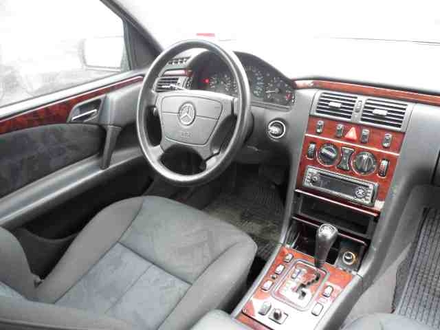 Mercedes E-Klasse 1995-2000 (Fase 1) (W210) (W210), Motorkode: M111.942, Girkassekode: 