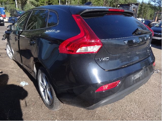 Volvo V40 2012-2019 , Motorkode: D4162T, Girkassekode: 