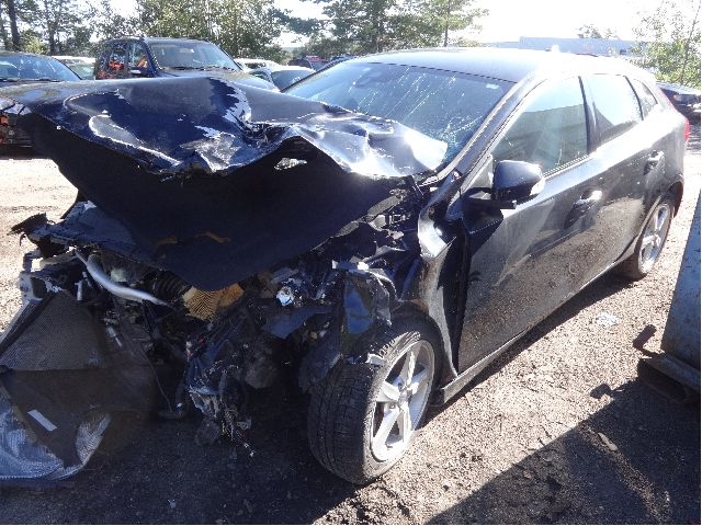Volvo V40 2012-2019 , Motorkode: D4162T, Girkassekode: 