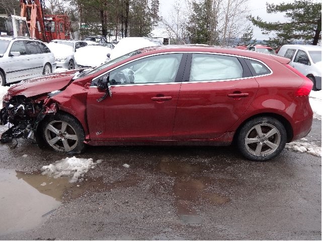 Volvo V40 2012-2019 , Motorkode: D4162T, Girkassekode: