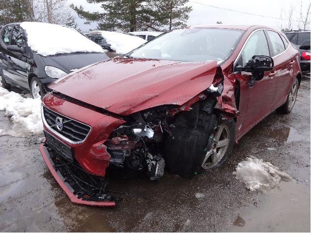 Volvo V40 2012-2019 , Motorkode: D4162T, Girkassekode: 