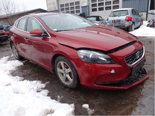 Volvo V40 2012-2019 , Motorkode: D4162T, Girkassekode: 
