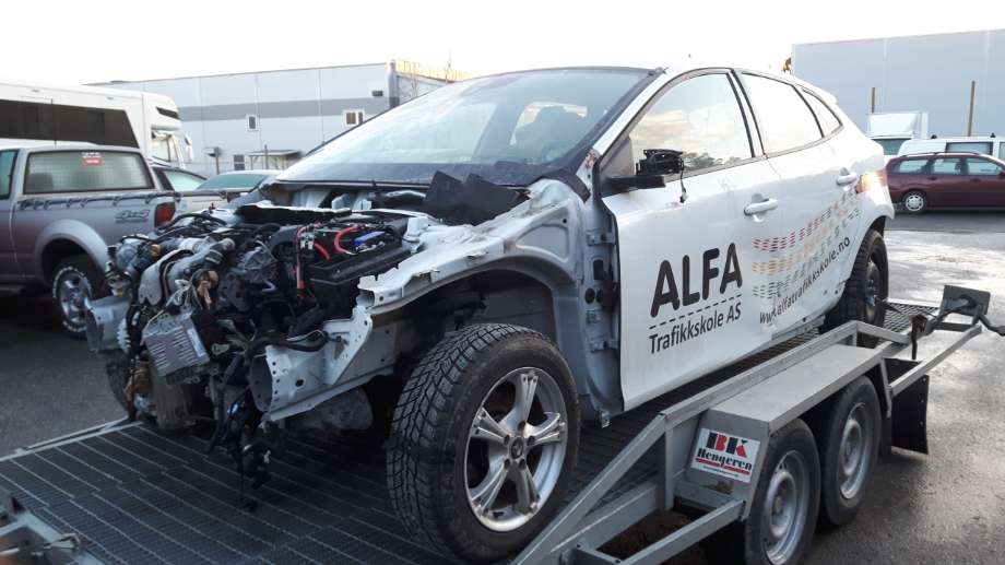 Volvo V40 2012-2019 , Motorkode: D4162T, Girkassekode: B6 1285218