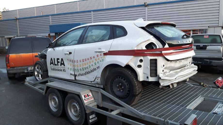 Volvo V40 2012-2019 , Motorkode: D4162T, Girkassekode: B6 1285218