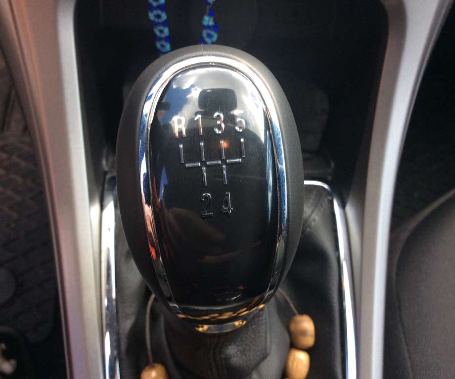 Opel Astra J 2010-2015 , Motorkode: A16XER, Girkassekode: 