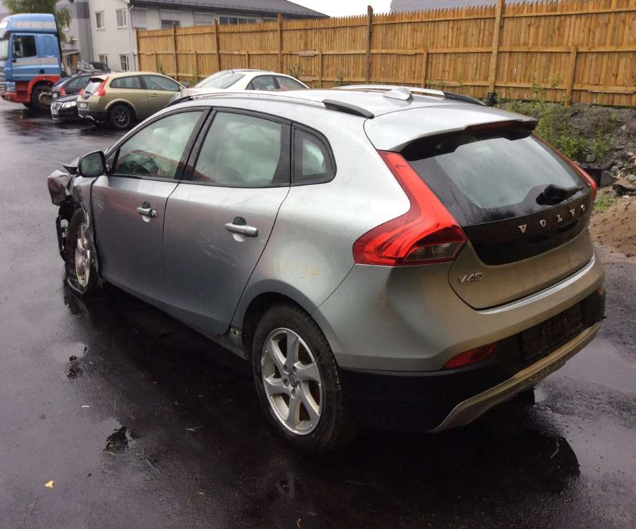 Volvo V40 2012-2019 , Motorkode: D4162T, Girkassekode: 