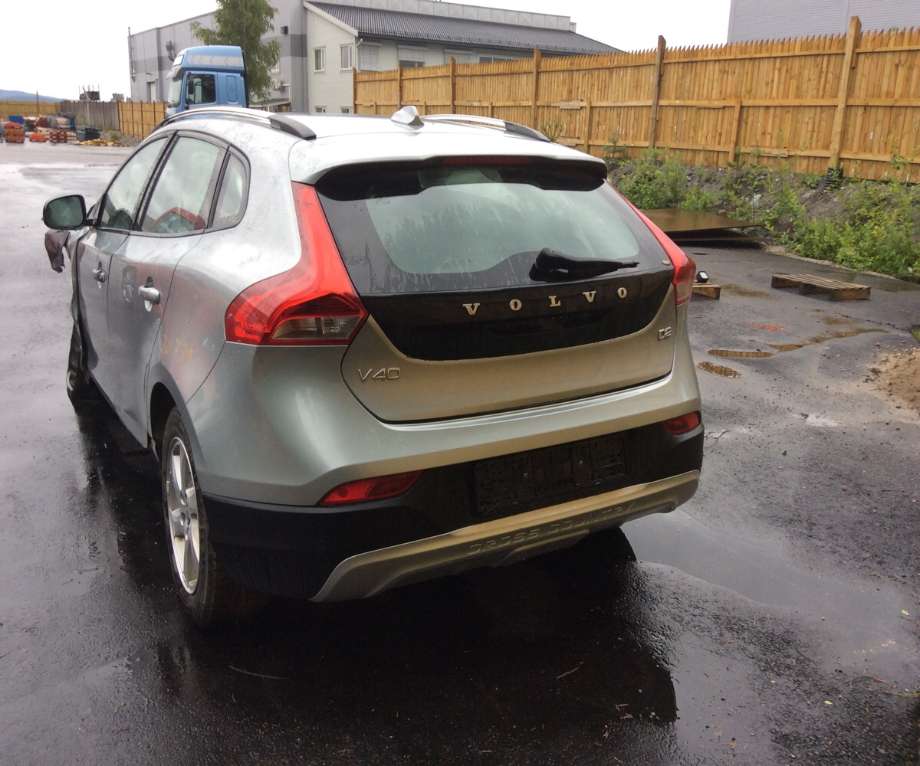 Volvo V40 2012-2019 , Motorkode: D4162T, Girkassekode: 