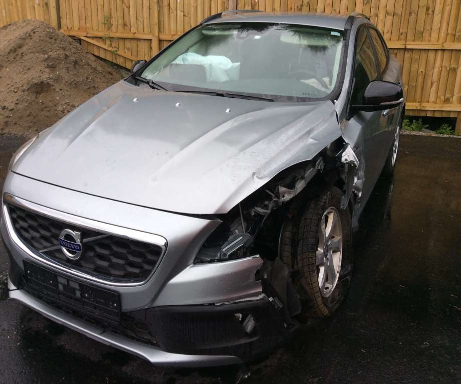 Volvo V40 2012-2019 , Motorkode: D4162T, Girkassekode: 