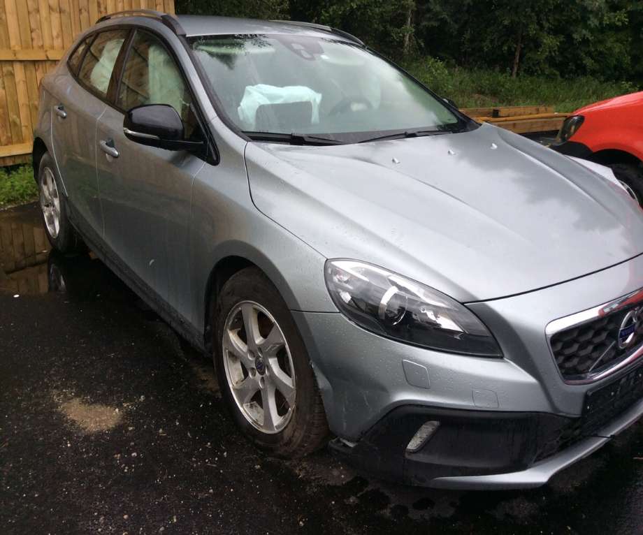 Volvo V40 2012-2019 , Motorkode: D4162T, Girkassekode: 