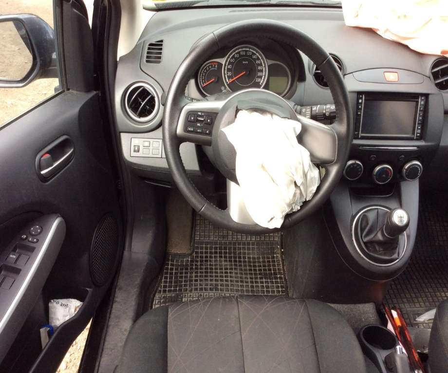 Mazda 2 2011-2014 (Type II, Fase 2) , Motorkode: ZJ-VE, Girkassekode: 