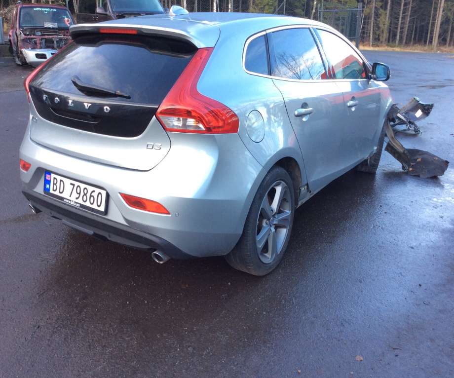 Volvo V40 2012-2019 , Motorkode: D5204T6, Girkassekode: