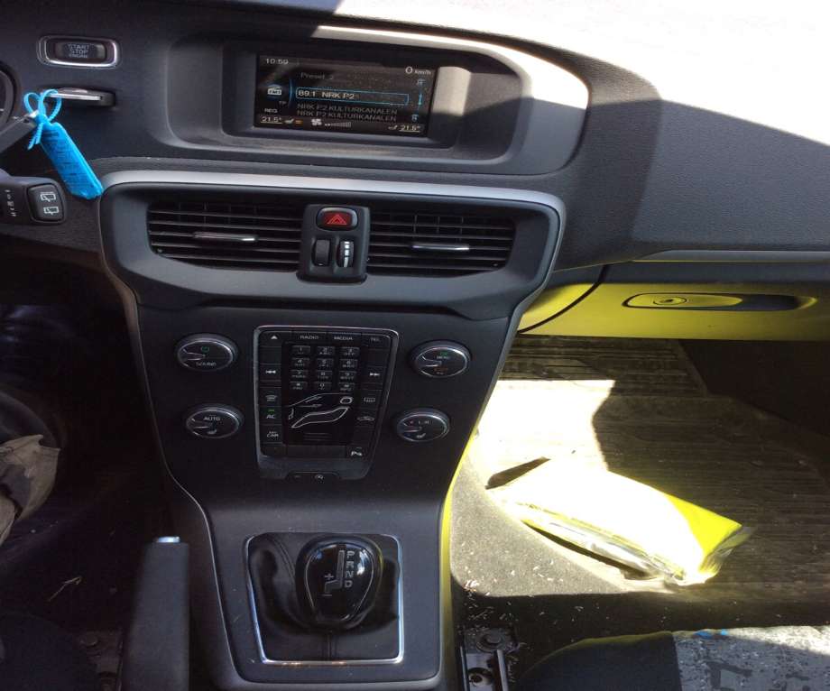 Volvo V40 2012-2019 , Motorkode: D4162T, Girkassekode: