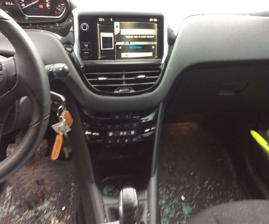 Peugeot 208 2012-2019 (Type I) , Motorkode: HMZ, Girkassekode: 