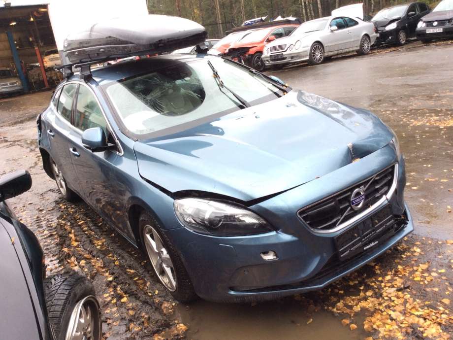 Volvo V40 2012-2019 , Motorkode: D4162T, Girkassekode: 