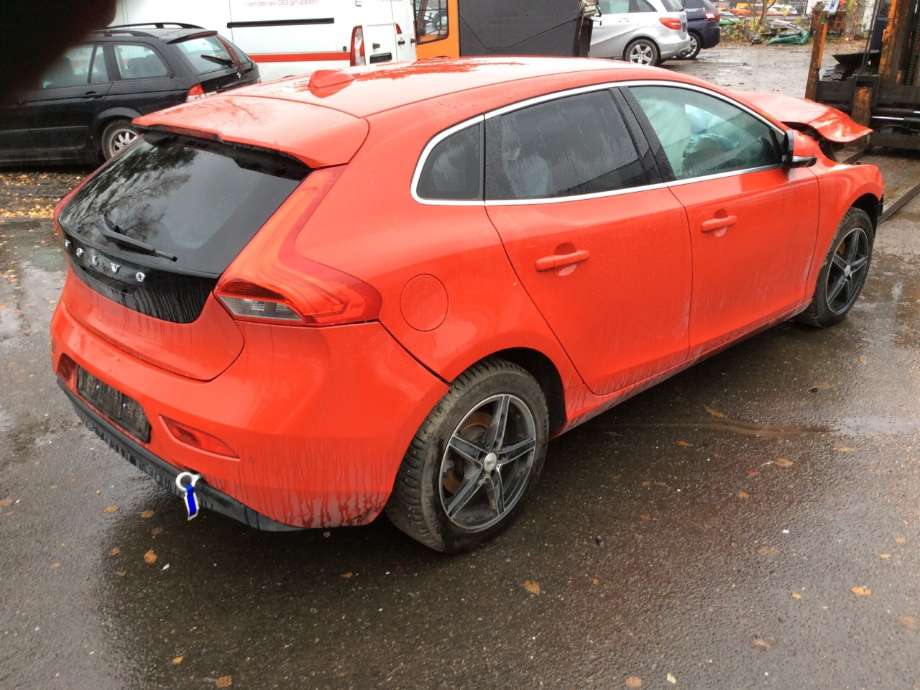 Volvo V40 2012-2019 , Motorkode: D4162T, Girkassekode: 