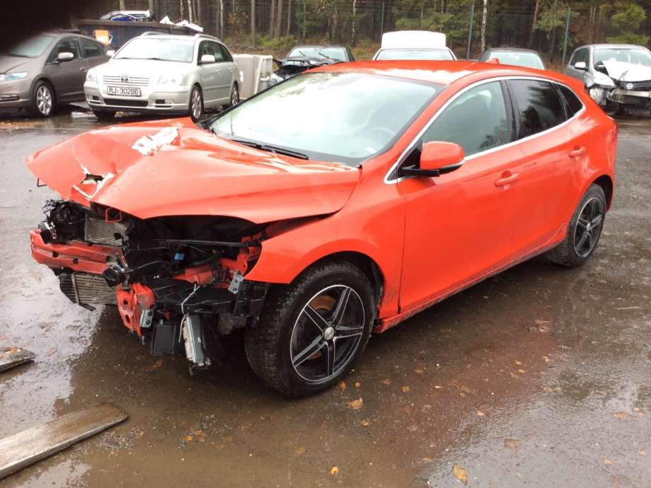 Volvo V40 2012-2019 , Motorkode: D4162T, Girkassekode: 