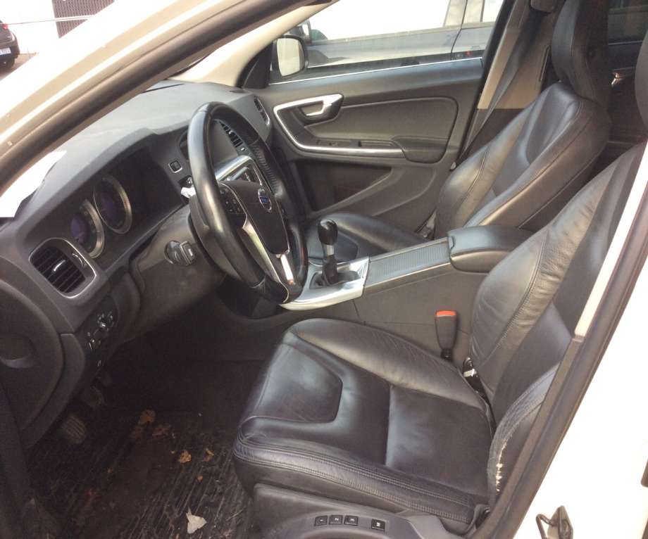 Volvo V60 2010-2013 (Type I, Fase 1) , Motorkode: D4162T, Girkassekode: 