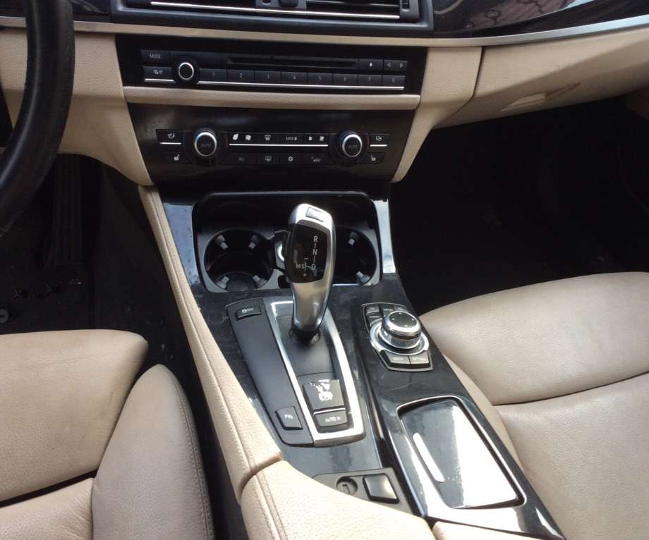BMW 5-Serie 2010-2017 (F10/F11) (F10/F11), Motorkode: N47-D20C, Girkassekode: 