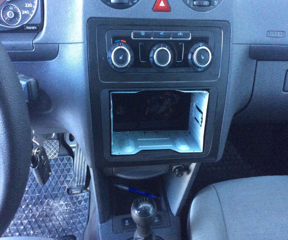 VW Caddy 2010-2015 (Type III, Fase 2) , Motorkode: CAYD, Girkassekode: 