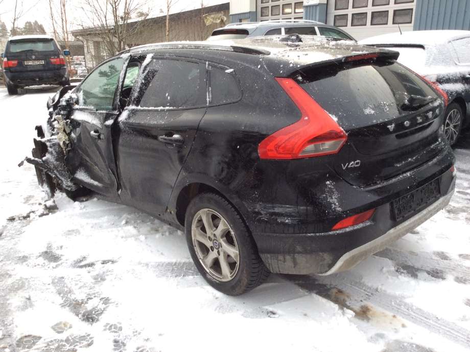 Volvo V40 2012-2019 , Motorkode: D4204T8, Girkassekode: 