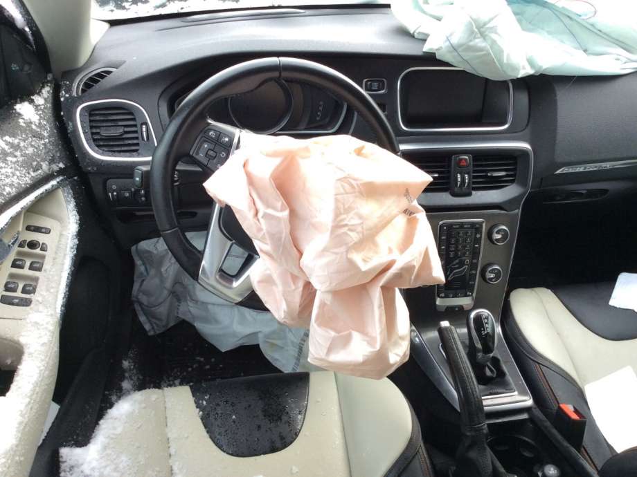 Volvo V40 2012-2019 , Motorkode: D4204T8, Girkassekode: 