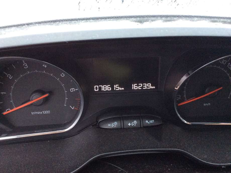 Peugeot 208 2012-2019 (Type I) , Motorkode: ZMZ, Girkassekode: 