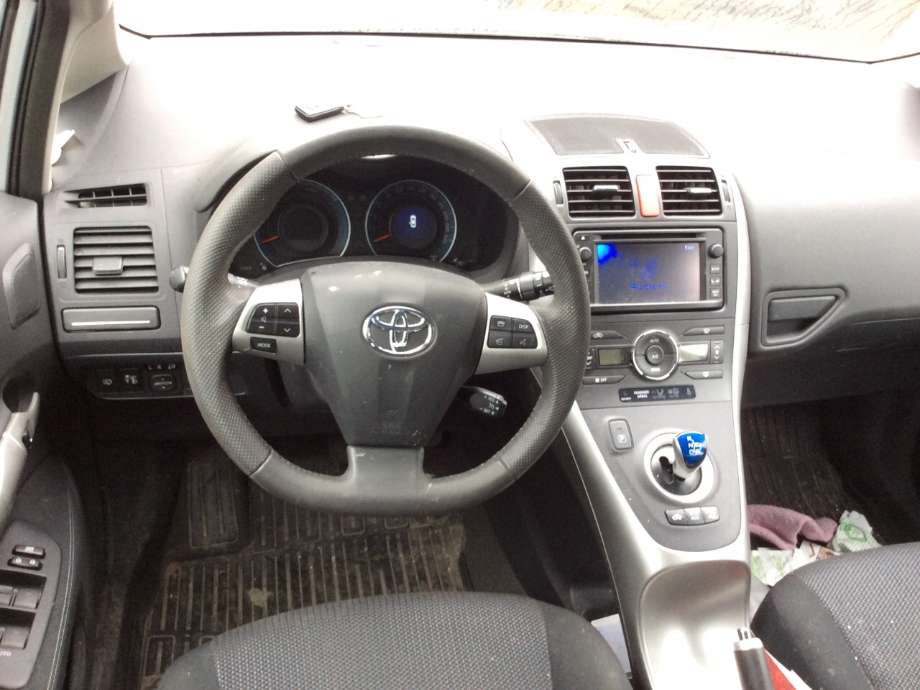 Toyota Auris 2010-2012 (Type I, Fase 2) , Motorkode: 2ZR-FXE, Girkassekode: 