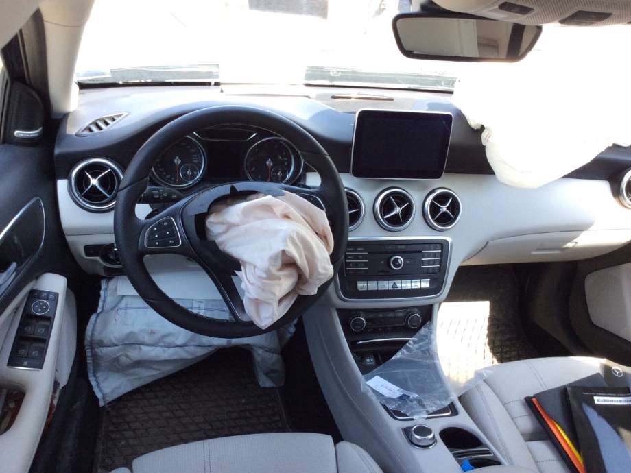 Mercedes A-Klasse 2012-2018 (W176) (W176), Motorkode: M270.910, Girkassekode: 