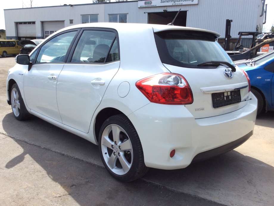 Toyota Auris 2010-2012 (Type I, Fase 2) , Motorkode: 2ZR-FXE, Girkassekode: