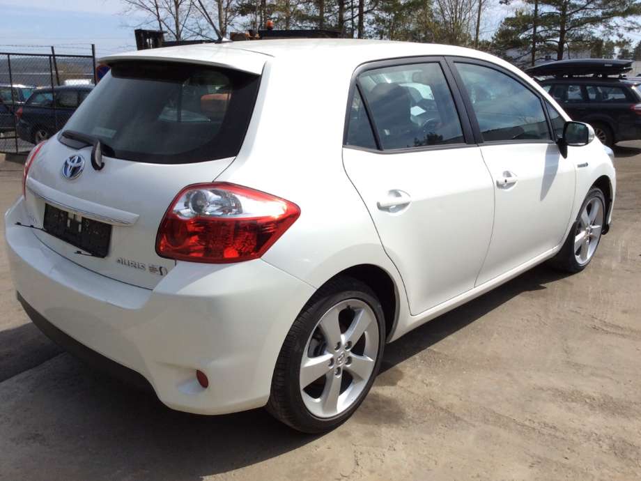Toyota Auris 2010-2012 (Type I, Fase 2) , Motorkode: 2ZR-FXE, Girkassekode: