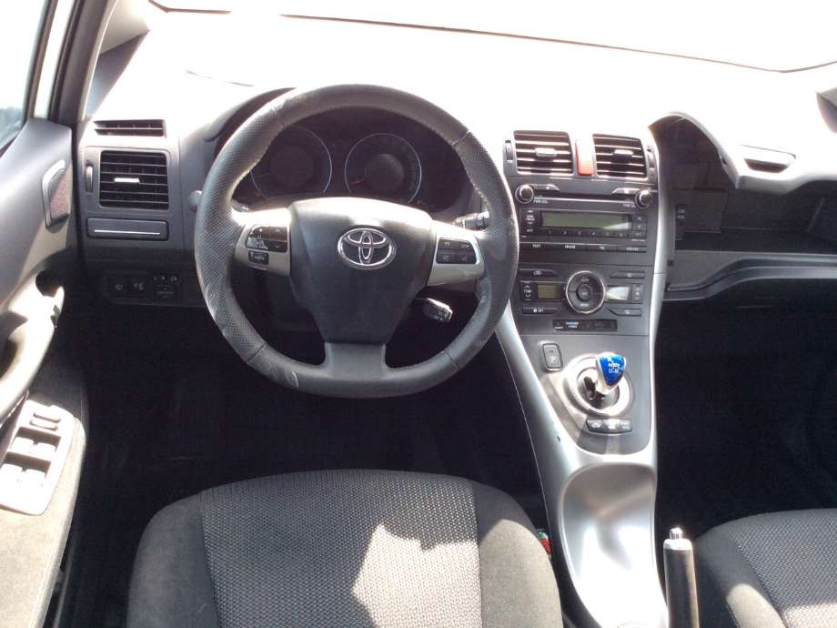 Toyota Auris 2010-2012 (Type I, Fase 2) , Motorkode: 2ZR-FXE, Girkassekode: