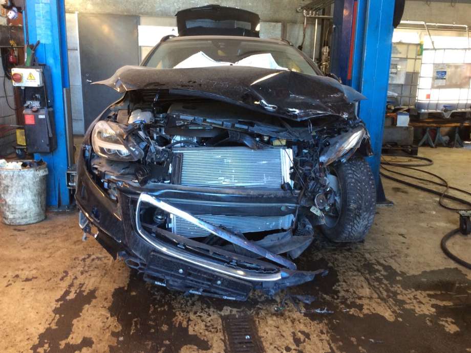 Volvo V40 2012-2019 , Motorkode: D4204T8, Girkassekode: 1285202 / TF-71SC