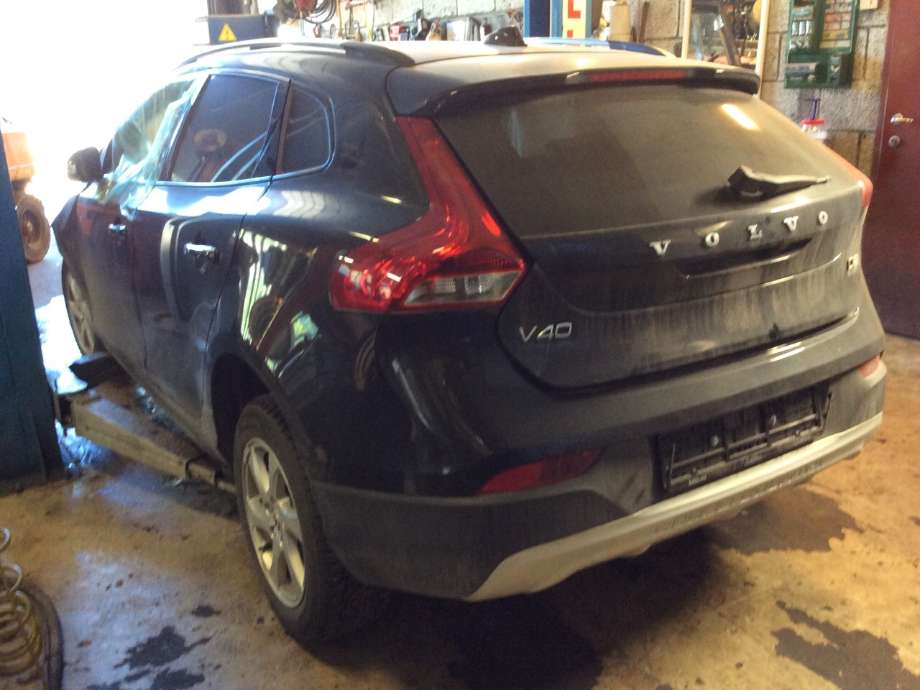Volvo V40 2012-2019 , Motorkode: D4204T8, Girkassekode: 1285202 / TF-71SC