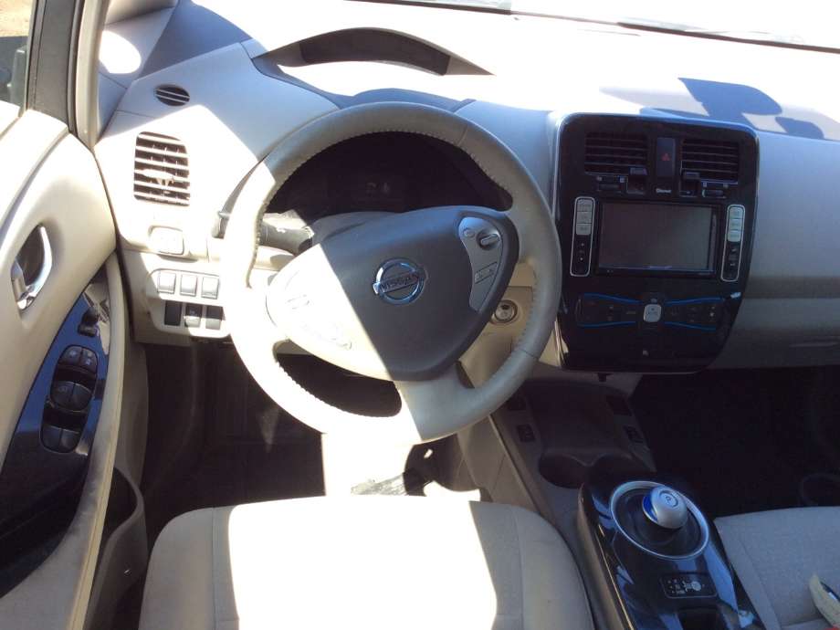Nissan Leaf 2011-2017 (Type I) , Motorkode: EM61, Girkassekode: 