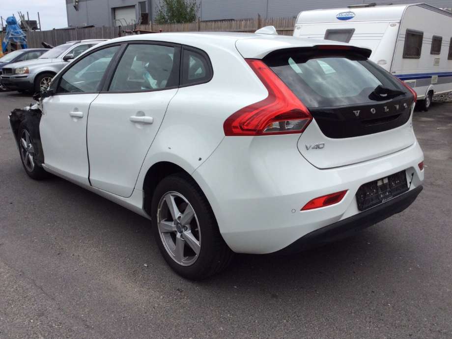 Volvo V40 2012-2019 , Motorkode: D4162T, Girkassekode: 