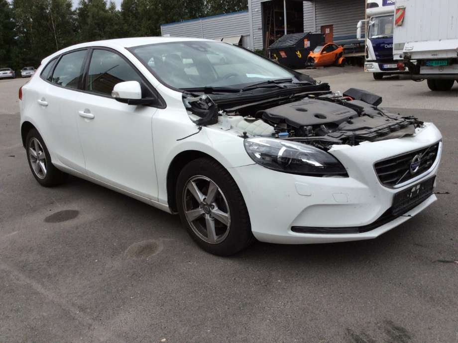 Volvo V40 2012-2019 , Motorkode: D4162T, Girkassekode: 