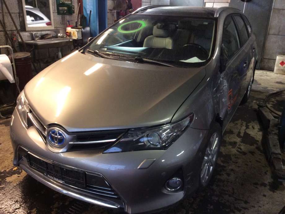 Toyota Auris 2013-2015 (Type II, Fase 1) , Motorkode: 2ZR-FXE, Girkassekode: