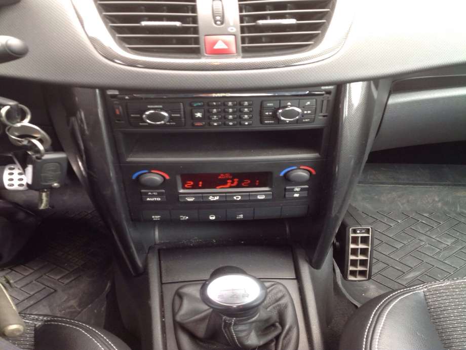 Peugeot 207 2006-2012 delebil , Motorkode: 9HY;9HZ, Girkassekode: 