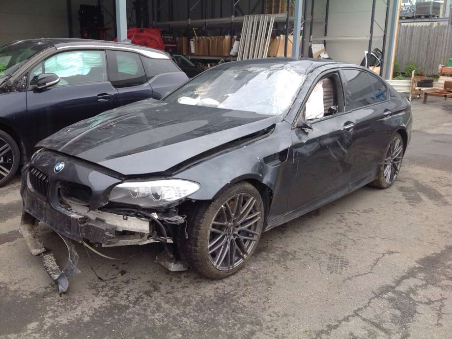 BMW 5-Serie 2010-2017 (F10/F11) (F10/F11), Motorkode: S63-B44B, Girkassekode: 