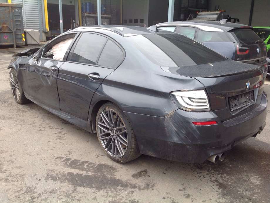BMW 5-Serie 2010-2017 (F10/F11) (F10/F11), Motorkode: S63-B44B, Girkassekode: 