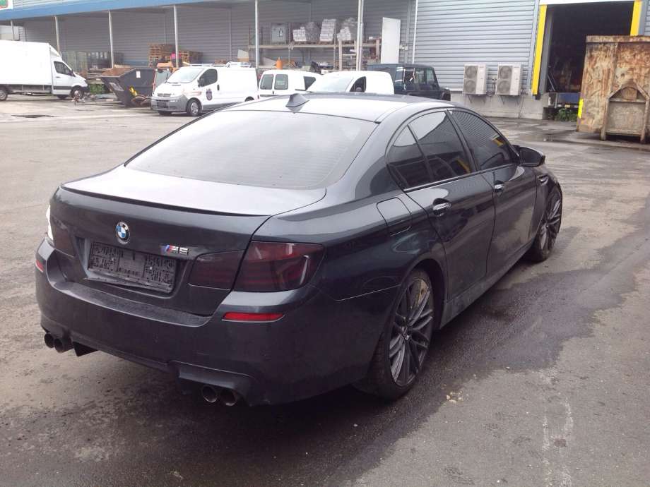 BMW 5-Serie 2010-2017 (F10/F11) (F10/F11), Motorkode: S63-B44B, Girkassekode: 