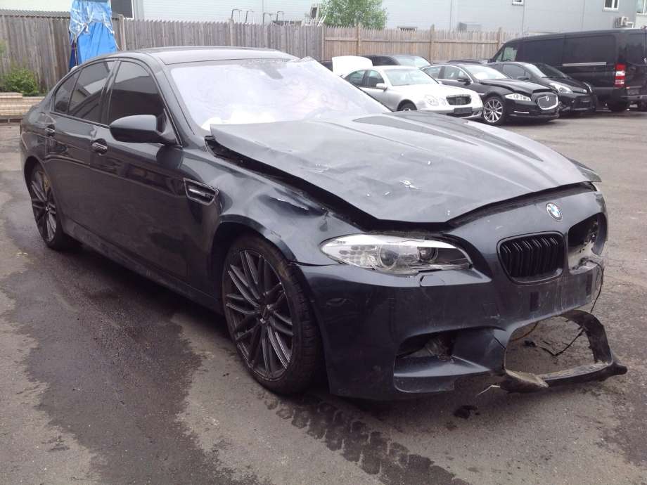 BMW 5-Serie 2010-2017 (F10/F11) (F10/F11), Motorkode: S63-B44B, Girkassekode: 