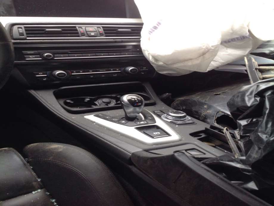 BMW 5-Serie 2010-2017 (F10/F11) (F10/F11), Motorkode: S63-B44B, Girkassekode: 