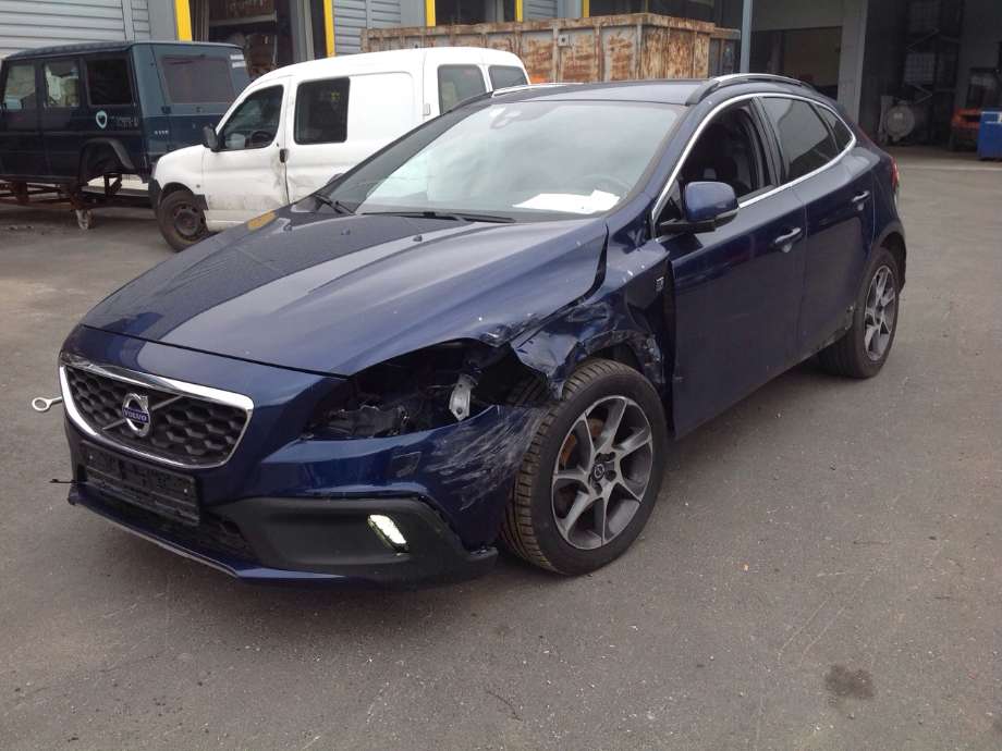 Volvo V40 2012-2019 , Motorkode: D4162T, Girkassekode: 