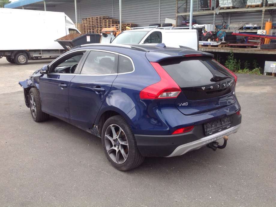 Volvo V40 2012-2019 , Motorkode: D4162T, Girkassekode: 