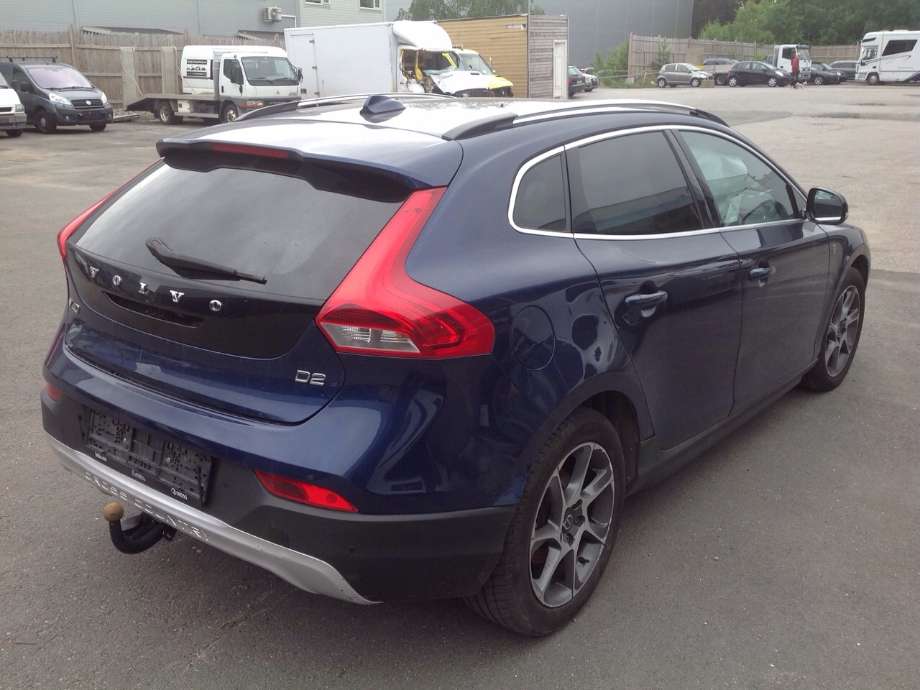 Volvo V40 2012-2019 , Motorkode: D4162T, Girkassekode: 