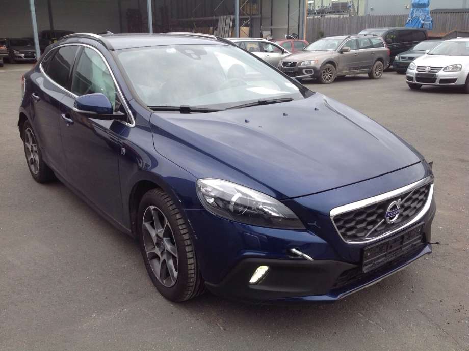 Volvo V40 2012-2019 , Motorkode: D4162T, Girkassekode: 