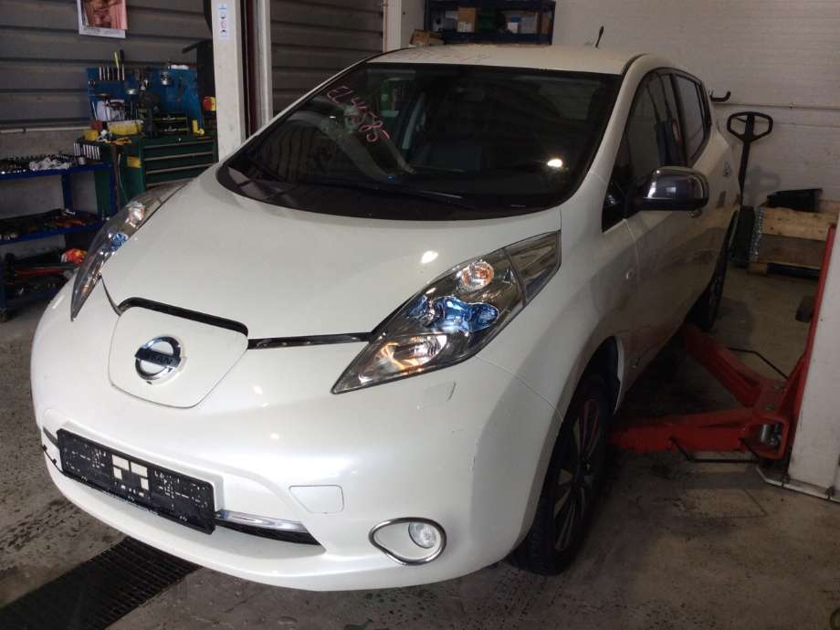 Nissan Leaf 2011-2017 (Type I) , Motorkode: EM61, Girkassekode: 