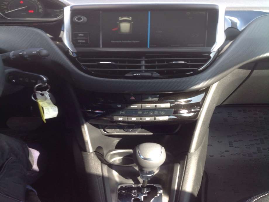 Peugeot 208 2012-2019 (Type I) , Motorkode: HNZ, Girkassekode: 