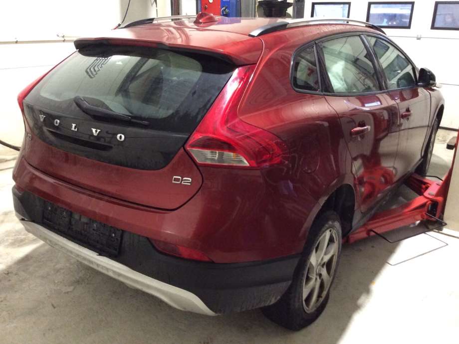 Volvo V40 2012-2019 , Motorkode: D4162T, Girkassekode: 